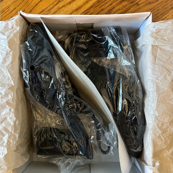 Chinese Laundry Black Women's Slingback Heels - Picture 6 of 8